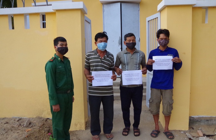 Bắt nhóm đưa người nhập cảnh trái phép từ Campuchia về Việt Nam - Ảnh 1.