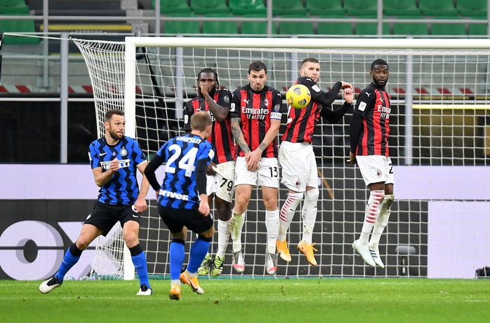 Người hùng Ibrahimovic hóa tội đồ, AC Milan bị loại ở Cúp quốc gia Ý - Ảnh 6.