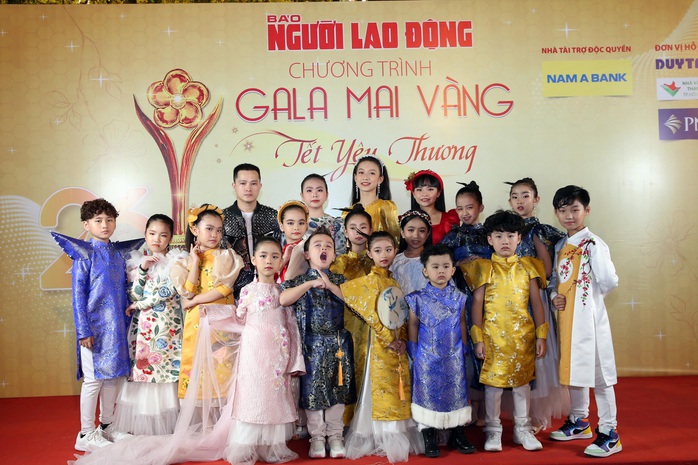 GALA MV Xuan yeu thuong-tham do 4