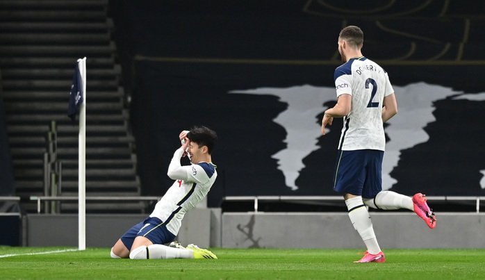 Bùng nổ bàn thắng, Liverpool vùi dập Tottenham ở London - Ảnh 1.