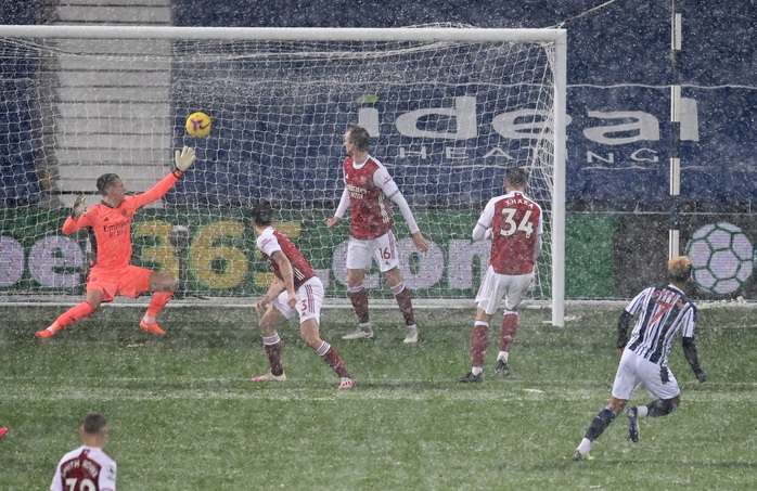 Vùi dập chủ nhà West Brom, Arsenal trở lại giữa mùa tuyết trắng - Ảnh 5.