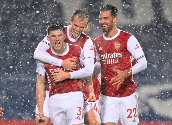 Vùi dập chủ nhà West Brom, Arsenal trở lại giữa mùa tuyết trắng - Ảnh 2.
