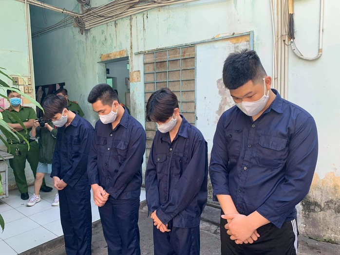 Hai nhóm thanh niên huyết chiến kinh hoàng, 3 người thương tích ở quận Tân Bình - Ảnh 1.