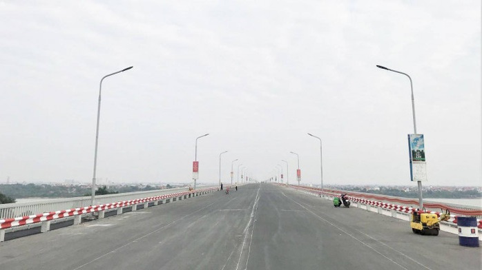 CLIP: Thông xe cầu Thăng Long sau gần 5 tháng sửa chữa - Ảnh 2.