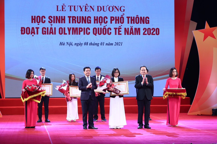 Thủ tướng Nguyễn Xuân Phúc nhắn nhủ các tài năng trẻ nỗ lực vươn lên với những đam mê khát khao - Ảnh 4.