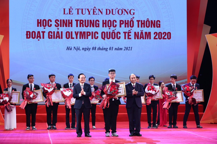Thủ tướng Nguyễn Xuân Phúc nhắn nhủ các tài năng trẻ nỗ lực vươn lên với những đam mê khát khao - Ảnh 1.