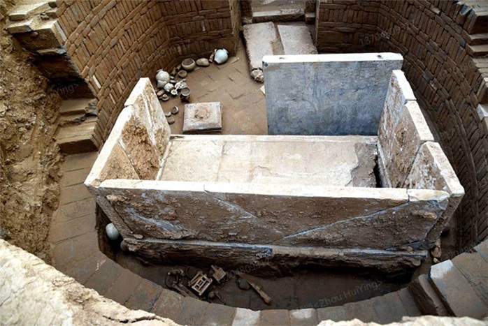 Bí ẩn mộ cổ cặp đôi 1.400 tuổi nằm giữa kho báu xa hoa - Ảnh 1.