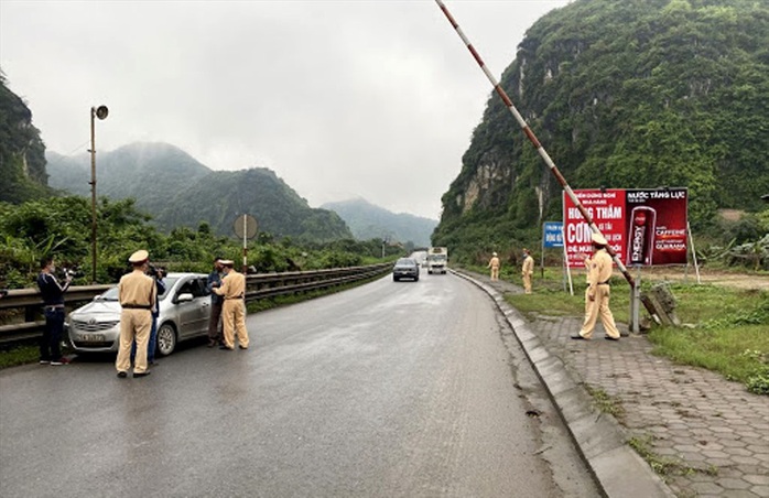 Thanh Hóa yêu cầu các cơ quan không tổ chức liên hoan, gặp mặt dịp cuối năm - Ảnh 2.