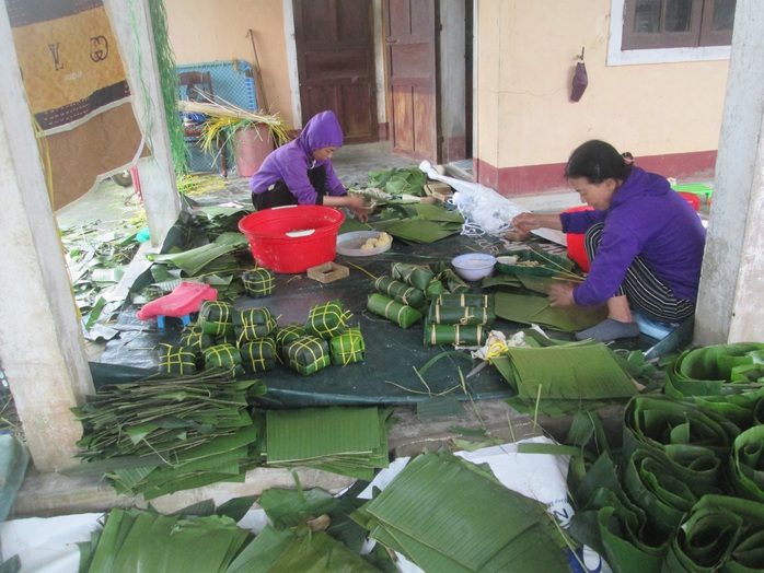 Bài dự thi Nhà mình ngày Tết: Bánh tét mặt trăng – đặc sản 500 năm của Quảng Trị - Ảnh 1.