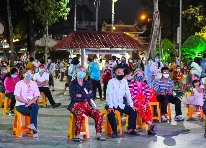 Rực rỡ sắc màu mô hình trang trí xuân tại chùa Hoằng Pháp - Ảnh 16. Rực rỡ sắc màu mô hình kèo nhà cái tỷ lệ cá cược trí xuân tại chùa Hoằng Pháp - Ảnh 16.