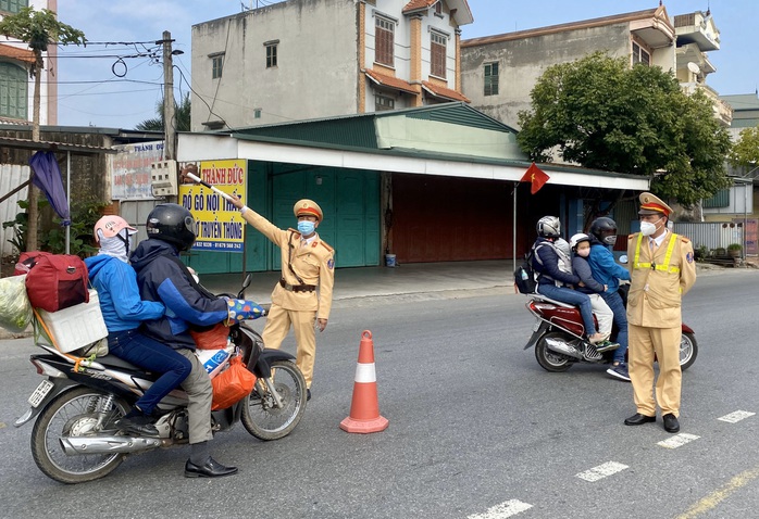 Vùng dịch ở Hải Dương thực hiện nghiêm chỉnh nội bất xuất, ngoại bất nhập - Ảnh 2.