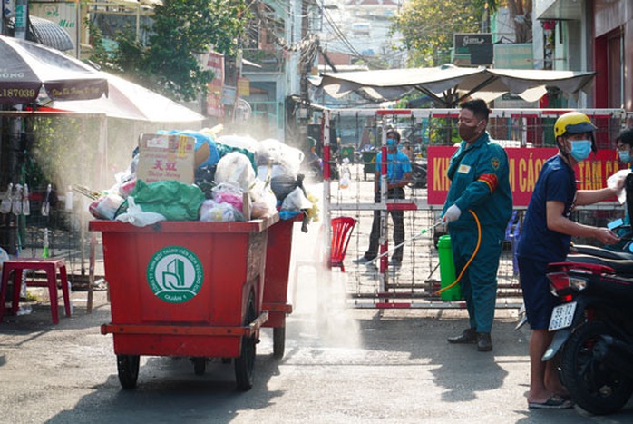 Chống Covid-19 xuyên Tết - Ảnh 3.