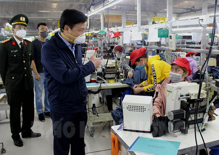 Cả Bí thư và Chủ tịch huyện cùng bị phê bình vì chưa nghiêm túc phòng, chống dịch - Ảnh 1.