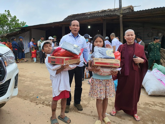 Làm báo cùng Báo Người Lao Động: Ngày xuân đến với vùng biên - Ảnh 4.