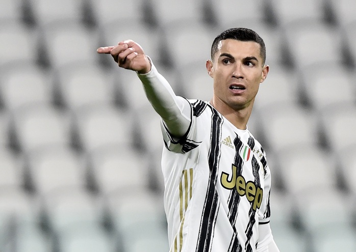 Ronaldo đua danh hiệu cá nhân, Juventus dễ về đích tay trắng - Ảnh 1.