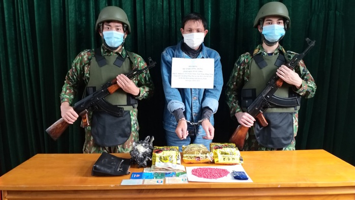 Bắt quả tang ông Trùm buôn 3kg ma túy đá ở Quảng Bình - Ảnh 2.