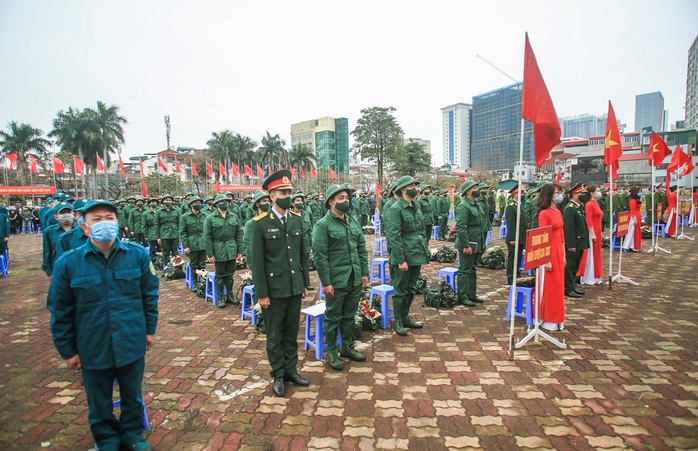 CLIP: Xúc động ngày hội tòng quân đặc biệt của Hà Nội - Ảnh 8.