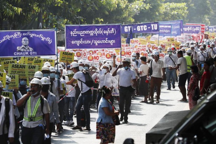 Đụng độ leo thang ở Myanmar, thêm người thiệt mạng - Ảnh 1.