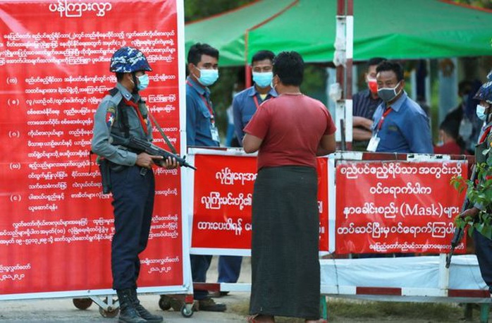 Bà Aung San Suu Kyi dính cáo buộc mới từ cảnh sát Myanmar - Ảnh 2.