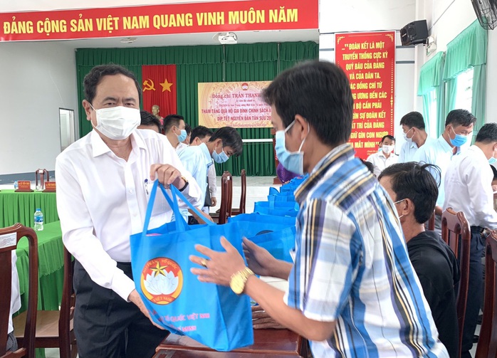 Chủ tịch Ủy ban Trung ương MTTQ Việt Nam thăm, chúc Tết ở Hậu Giang, Cần Thơ - Ảnh 2.