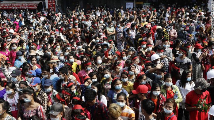 Hàng chục ngàn người biểu tình ở Myanmar - Ảnh 1.