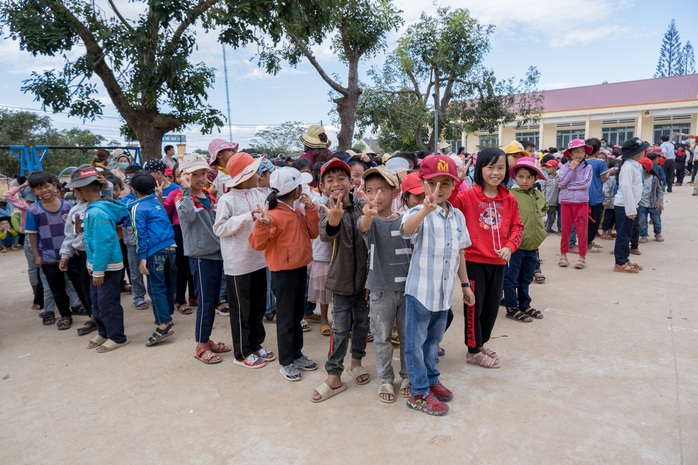 Bạn trẻ mang yêu thương lên vùng cao - Ảnh 4.