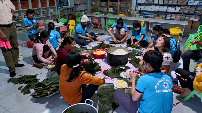 Bạn trẻ mang yêu thương lên vùng cao - Ảnh 8.