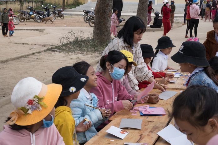 Bạn trẻ mang yêu thương lên vùng cao - Ảnh 9.