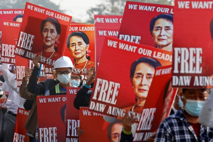 Bà Aung San Suu Kyi ra toà, lãnh thêm tội mới - Ảnh 2.