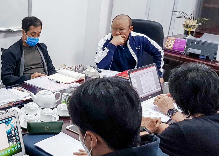 HLV Park Hang-seo theo dõi V.League tìm nhân tố mới cho đội tuyển Việt Nam - Ảnh 1.