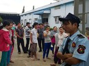 Xử tệ với công nhân Xử tệ với công nhân