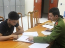 Thanh niên cướp xe máy trốn sang Lào đã ra đầu thú Thanh niên cướp xe máy trốn sang Lào đã ra đầu thú