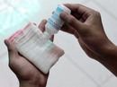 Cồn, ôxy già: Mua dễ, dùng không dễ Cồn, ôxy già: Mua dễ, dùng không dễ