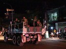 Cảnh vệ ông Hun Sen dọa tiếp tục vây trụ sở đảng đối lập Cảnh vệ ông Hun Sen dọa tiếp tục vây trụ sở đảng đối lập