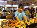 Đông nghẹt người ở hội chợ hàng Thái Lan Đông nghẹt người ở hội chợ hàng Thái Lan
