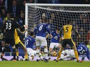 2 cú đánh đầu nhấn chìm tham vọng Arsenal 2 cú đánh đầu nhấn chìm tham vọng Arsenal