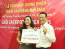 Thưởng nóng cho quầy bán vé số trúng 92 tỉ Thưởng nóng cho quầy bán vé số trúng 92 tỉ