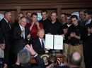 Ông Trump lật ngược di sản của ông Obama Ông Trump lật ngược di sản của ông Obama