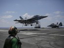 Mỹ đưa tàu chiến, máy bay do thám đến gần Syria Mỹ đưa tàu chiến, máy bay do thám đến gần Syria