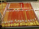 Giá vàng SJC chỉ cao hơn thế giới 220.000 đồng/lượng Giá vàng SJC chỉ cao hơn thế giới 220.000 đồng/lượng