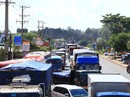 Tài xế lại dừng xe ở Trạm BOT Biên Hòa, Quốc lộ 1 vẫn tê liệt Tài xế lại dừng xe ở Trạm BOT Biên Hòa, Quốc lộ 1 vẫn tê liệt