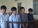 Bé gái 15 tuổi sinh con, 4 thanh niên vào tù Bé gái 15 tuổi sinh con, 4 thanh niên vào tù