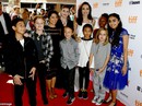 Angelina Jolie rạng ngời cùng các con trên thảm đỏ Angelina Jolie rạng ngời cùng các con trên thảm đỏ