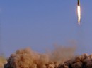 Iran nã tên lửa vào Syria Iran nã tên lửa vào Syria
