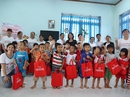 Tặng quà và học bổng cho học sinh, sinh viên Tặng quà và học bổng cho học sinh, sinh viên