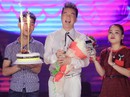 Đàm Vĩnh Hưng vỡ òa khi được fan tổ chức sinh nhật trên sân khấu Đàm Vĩnh Hưng vỡ òa khi được fan tổ chức sinh nhật trên sân khấu