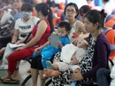 Nắng nóng: Người già, trẻ em đổ bệnh Nắng nóng: Người già, trẻ em đổ bệnh