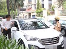 Sẽ “cùm” bánh ô tô đậu bậy Sẽ “cùm” bánh ô tô đậu bậy