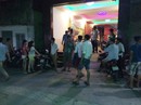 Cầm cốc đập vào đầu đối thủ tại quán karaoke, bị đâm chết Cầm cốc đập vào đầu đối thủ tại quán karaoke, bị đâm chết