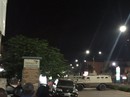 Đang ăn tối trong nhà hàng, 18 người chết dưới làn đạn Đang ăn tối trong nhà hàng, 18 người chết dưới làn đạn
